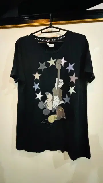 glamb 기타 미키 프린트 T셔츠