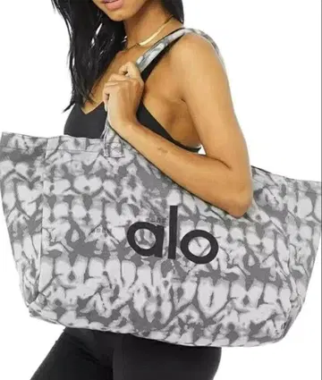 새상품 ALO 셀럽 인기 요가 매트도 들어가는 토트백