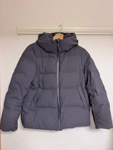 유니클로 심리스 다운 다크 그레이 M