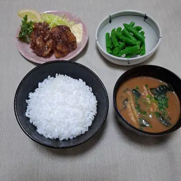 식품 샘플 가라아게 정식