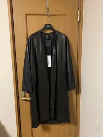 ZARA 램 가죽 코트 블랙