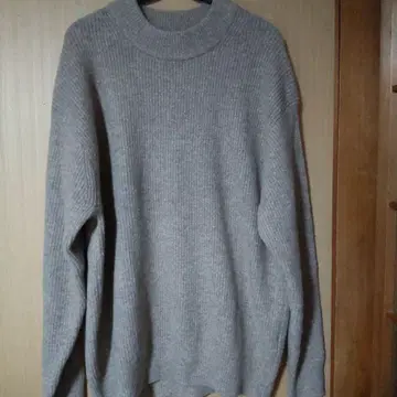 유니클로 리브 하이넥 스웨터