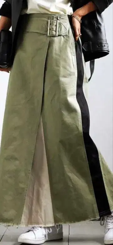 안티카 벨트 포함 배색 스커트