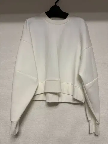 야마다야 Vin 크롭 맨투맨 화이트 새상품