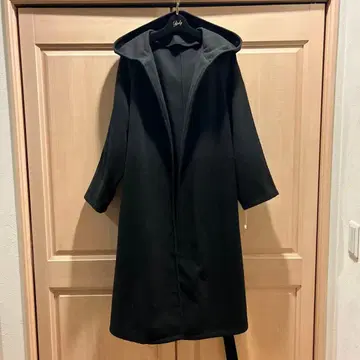 fifth 후드 부착 블랙 롱 코트