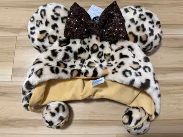 레오파드 무늬 퍼 캡 스팽글 리본 포함