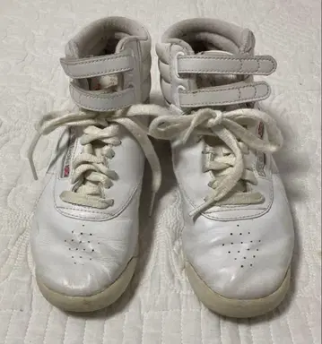 Reebok 클래식 화이트 하이컷 스니커즈