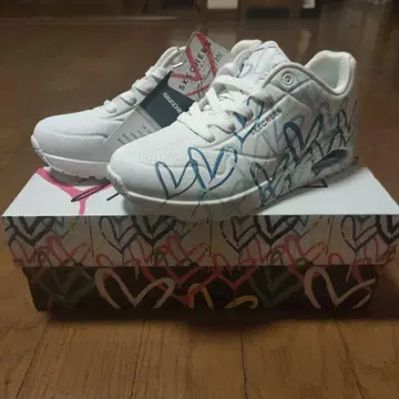 24cm SKECHERS 화이트 스니커즈