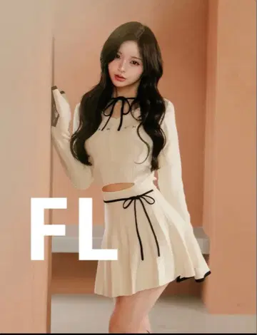 다리치 허리 오픈 리본 디자인 니트 미니 원피스