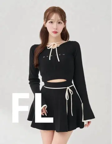 다리치 허리 오픈 리본 디자인 니트 미니 원피스