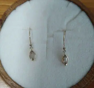 jouete 그린 쿼츠, 화이트 토파즈 링 귀걸이 k10