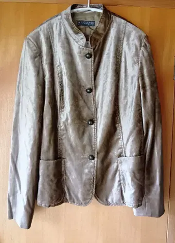 [ 미사용품 ] KRIZIA 벨로아 자켓 44사이즈 베이지