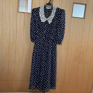 네이비 도트 무늬 원피스