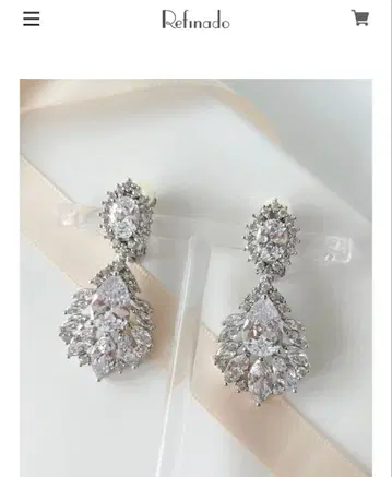 Refinado 실버 크리스탈 귀찌