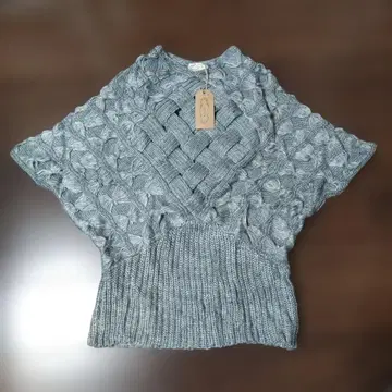 미사용 cawaii 그레이 크루넥 케이블 니트 5부 소매 스웨터