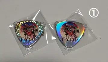 B'z FYOP 홀로그램 핀 배지 2종 세트 1