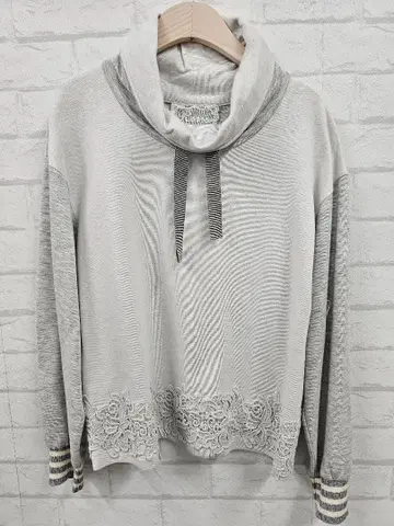 미사용 새상품 수입 로싸 맨투맨입니다