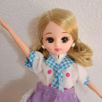 리카짱 파티시에 옷 갈아입히기 인형 TAKARA TOMY
