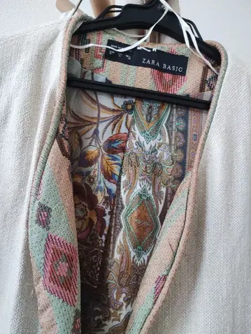 ZARA BASIC 롱 코트 크림색 베이스 이소재