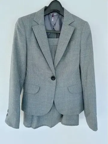 그레이 스트라이프 스커트 수트