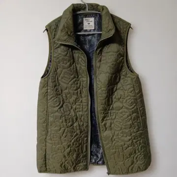 드럭 스토어즈 퀼팅 다운 베스트