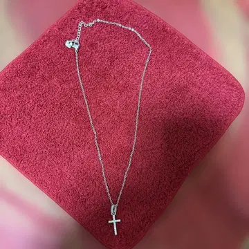 스와로브스키 크로스형 펜던트 목걸이