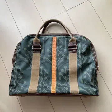 아우라 카일리 비즈니스 백 레어