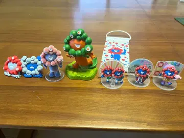 미야쿠미야쿠 피규어 7점과 태피스트리 세트 만박