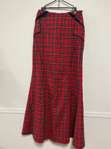 20471120 빨검 타이트 플레어 롱 스커트 트라이벤티