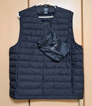 2025년 유니클로 퍼프 테크 컴팩트 베스트 블랙 사이즈 L