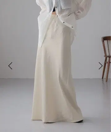 [ 새상품 ] LOWRYS FARM 스트레치 새틴 스커트 아이보리 L