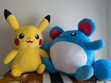 택 포함 피카츄와 마릴의 봉제 인형 대형 세트