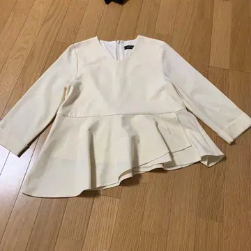 BARNEYS NEW YORK 플레어 긴팔 셔츠