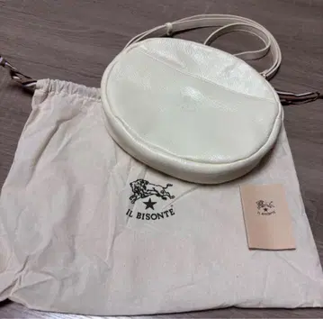 IL BISONTE 화이트 가죽 라운드 숄더백