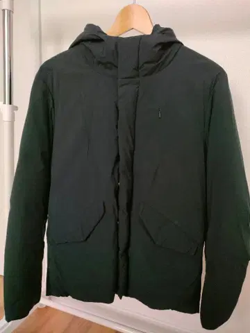 블랙 다운 자켓 후드 부착