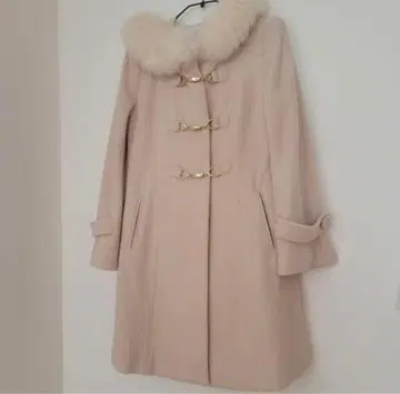 새상품급 퍼 달린 금장 장식 울 코트 윌 셀렉션 M 사이즈