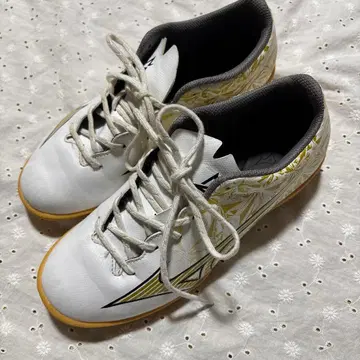 Mizuno 풋살화 화이트/골드 24cm