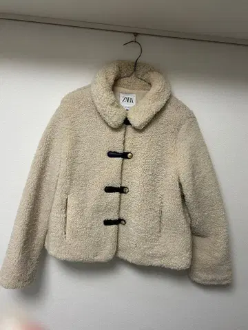 ZARA 베이지 보아 자켓