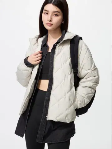 유니클로 퍼프 테크 후드티 XL 내추럴