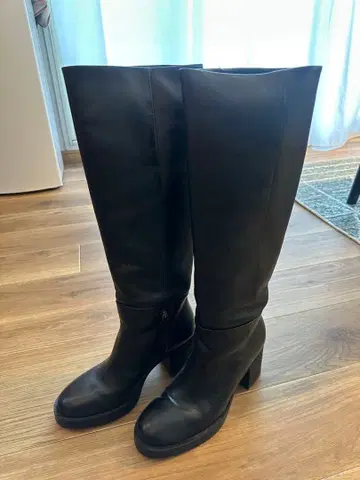 블랙 롱 부츠 중간 힐 합성 피혁
