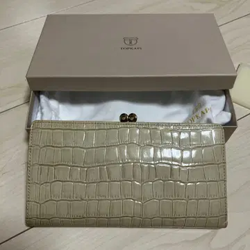 새상품! TOPKAP 베이지 크로커다일 패턴 장지갑
