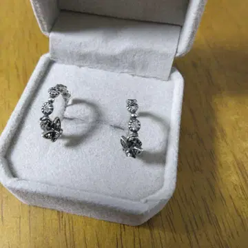 ANNA SUI 나비 모티브 SILVER925 후프 귀걸이