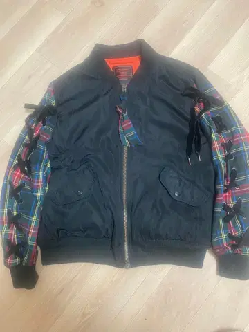 THE SPRIT OF YOUTH LACE UP MA-1 체크 리본