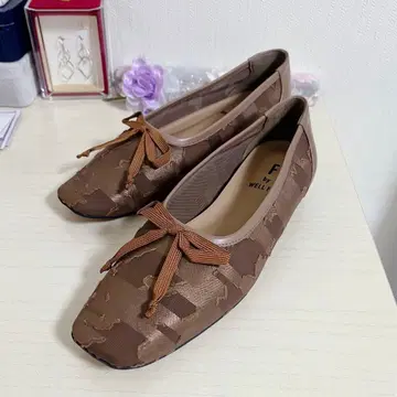 새상품 DIANA F by WELLFIT 스퀘어토 플랫 발레 슈즈