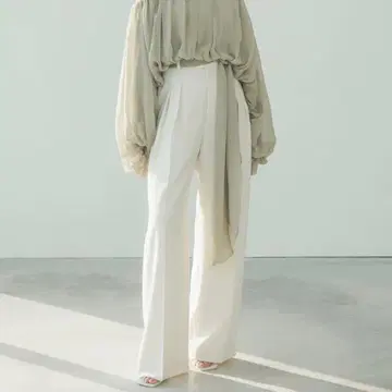 아뉴앙스 투 턱 와이드 팬츠 아이보리 2024ss