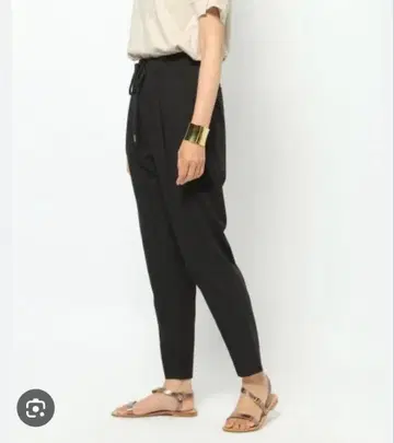 미사용 새상품 개버 테이퍼드 팬츠 사이즈 1 블랙