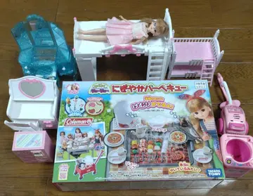 리카짱 세트 바비큐, 침대, 화장대 등