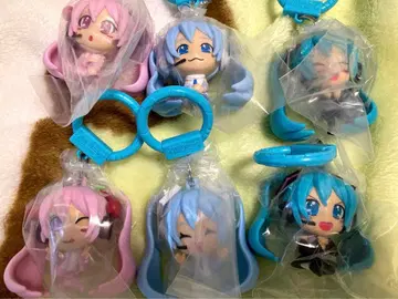 하츠네 미쿠 유키 미쿠 사쿠라 미쿠 피규어 키링 전종 세트