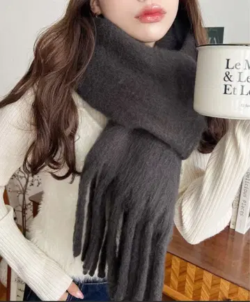 차콜 그레이 프린지 머플러
