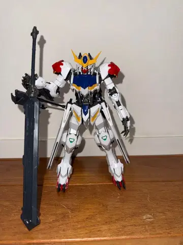 반다이 제조 MG 1/100 건담 발바토스 루푸스 완성품